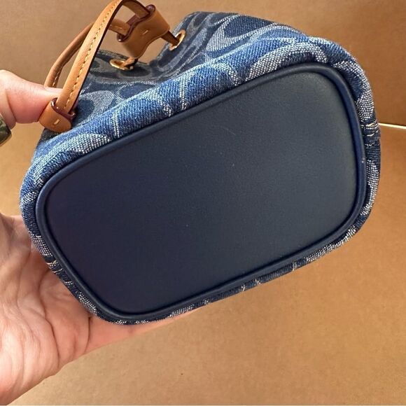 NWT❤️ Coach Drawstring Chain Wristlet Bag Signature Denim Wallet Purse CZ031 - Picture 6 of 13